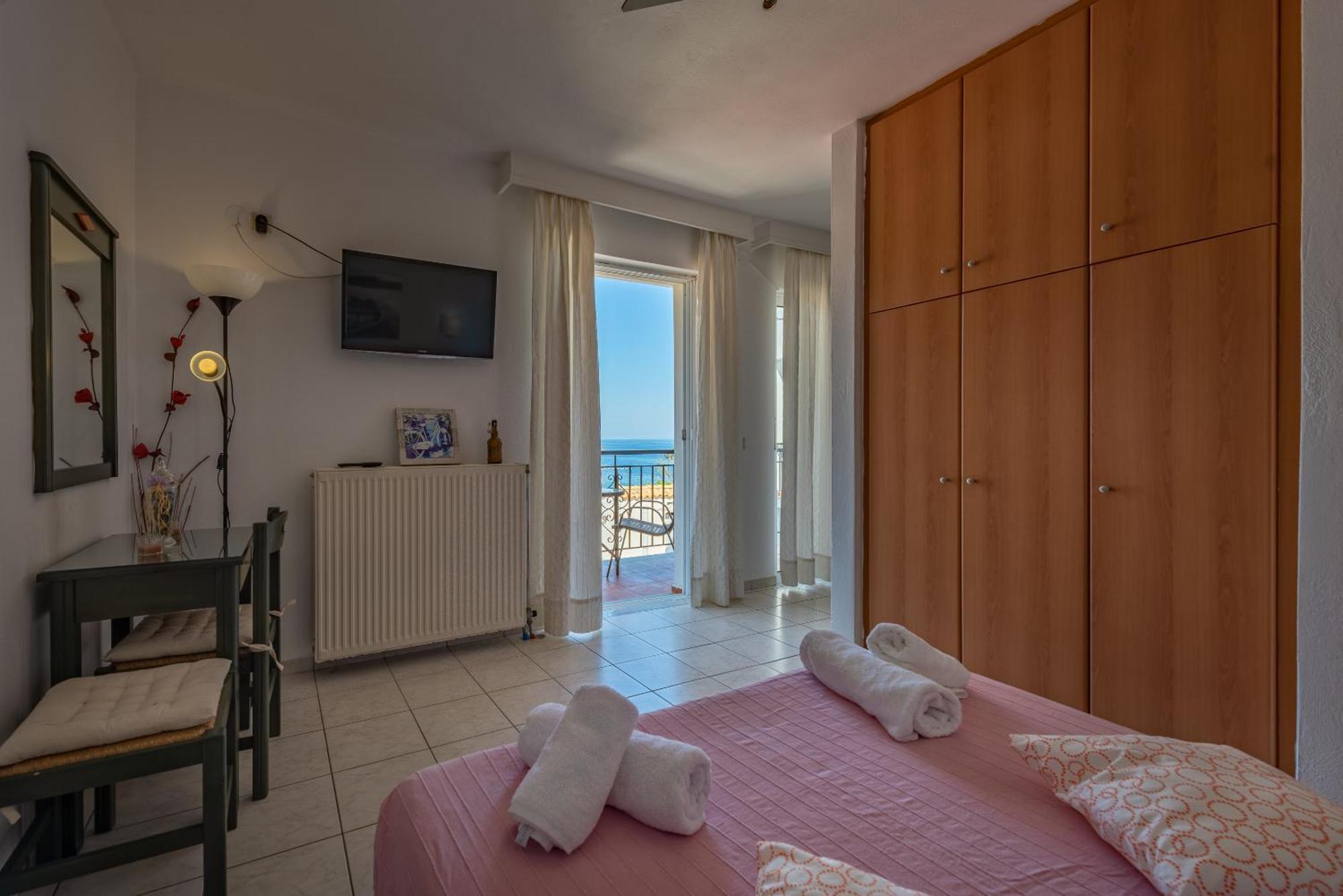 Mandy Seafront Apartments Zakynthos Town Room photo